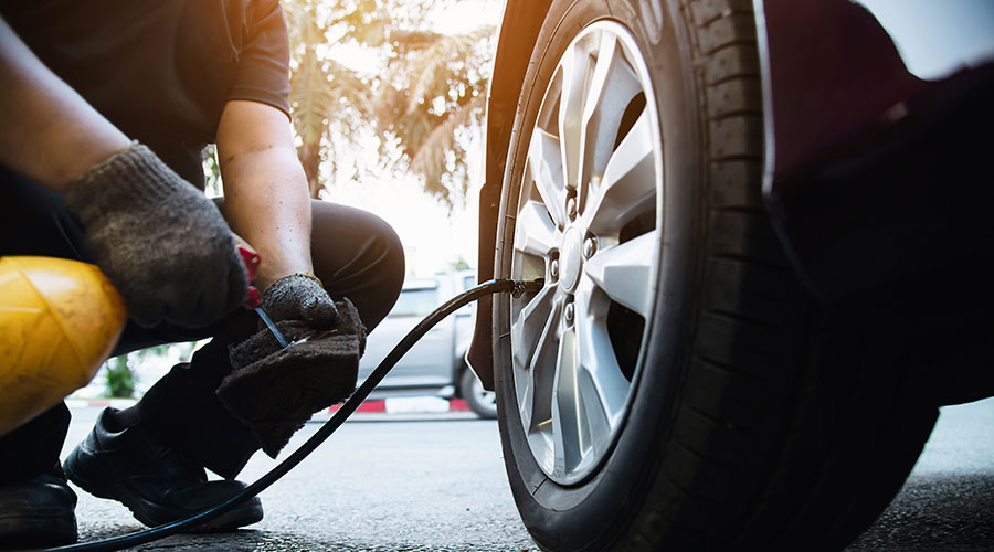 24h Reifenpannendienst in Bruchsal bei einer Reifenpanne.  24h Notruf +49 (0) 176 862 897 26