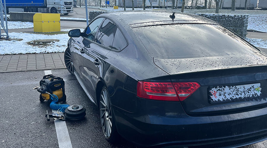 Mobile Reifenreparatur 24h Notruf +49 (0) 176 862 897 26 Mobile Reifenreparatur 24h Notruf +49 (0) 176 862 897 26