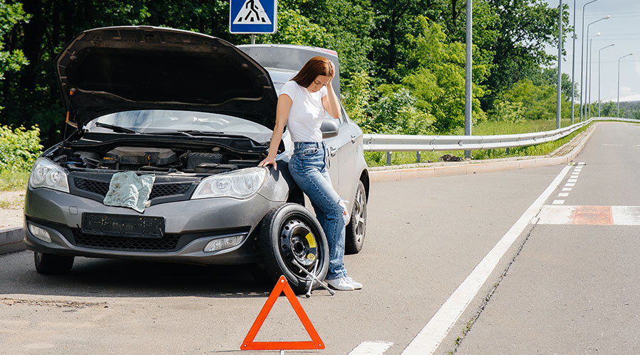 Schnelle Hilfe bei einer Reifenpanne in Landau. Sanovi Reifennotdienst - 24h Notruf +49 (0) 176 862 897 26