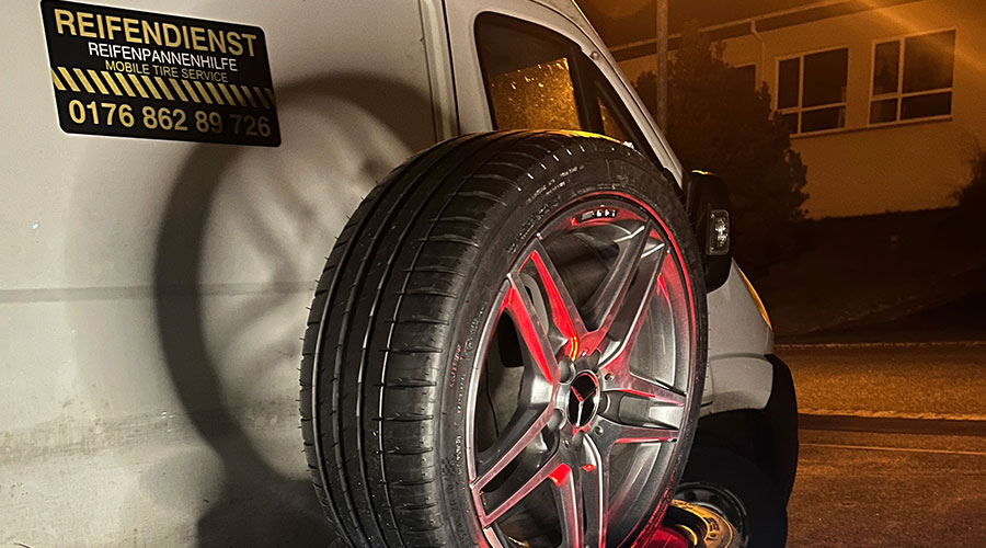 24h Reifenpannendienst in Ravensburg bei einer Reifenpanne. 24h Notruf +49 (0) 176 862 897 26 24h Reifenpannendienst in Ravensburg bei einer Reifenpanne. 24h Notruf +49 (0) 176 862 897 26