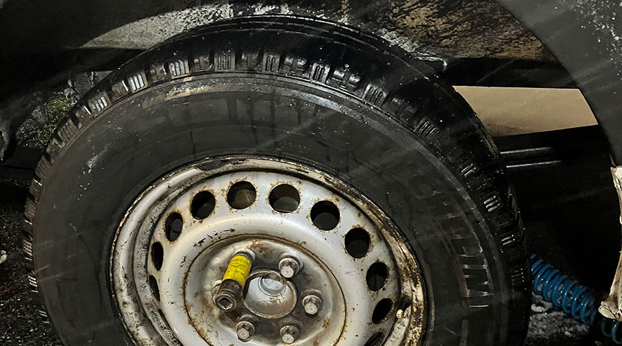 24h Reifenpannendienst in Tübingen bei einer Reifenpanne.  24h Notruf +49 (0) 176 862 897 26