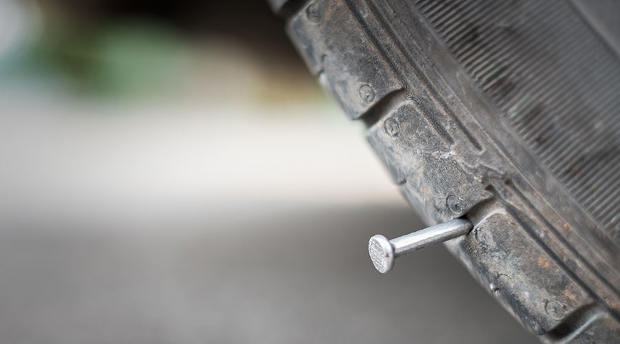 Schnelle Hilfe bei einer Reifenpanne in Wertheim. Sanovi Reifennotdienst - 24h Notruf +49 (0) 176 862 897 26