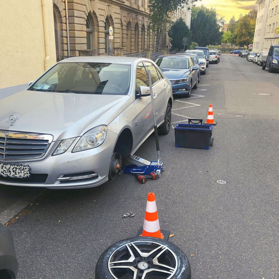 Einsatz Sanovi Reifennotdienst